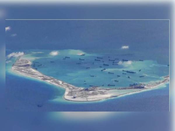 Kepulauan Spratly dan Paracel yang menjadi rebutan.