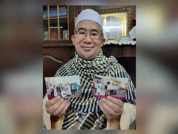 Zamri menunjukkan gambar-gambar beliau ketika belajar di Universiti Al-Azhar, Mesir pada tahun 1991 hingga 1994.