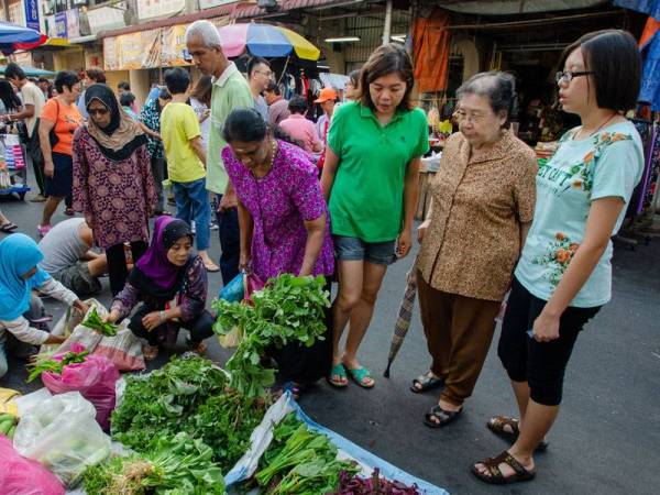 Kerajaan tidak akan membiarkan ekonomi negara runtuh bagi memastikan bantuan dapat disalurkan kepada rakyat. - Foto 123RF