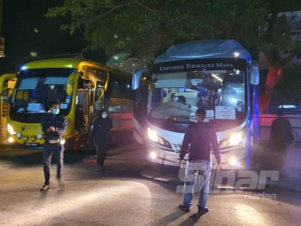 Bas yang membawa pelajar selamat tiba di Pulau Pinang awal pagi tadi.