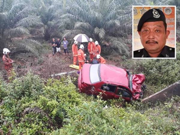 Keadaan kereta dinaiki enam beranak yang remuk selepas jatuh ke tebing jalan akibat bertembung dengan sebuah MPV di lokasi kejadian. (Gambar kecil: Mohd Adli Mat Daud) - Foto Ihsan IPD Hulu Terengganu