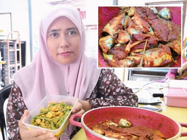 Siti Nur Baya menunjukkan doda kacang panjang yang dijualnya sepanjang Ramadan selain ompok ikan. Gambar kecil: Hidangan ompok ikan mendapat sambutan menggalakkan terutama bagi masyarakat sekitar daerah Sabak Bernam.