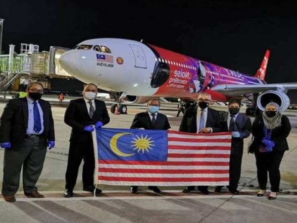 Malaysia semalam telah menghantar sumbangan peralatan perubatan kepada Palestin melalui Jordan menggunakan pesawat khas AirAsia.