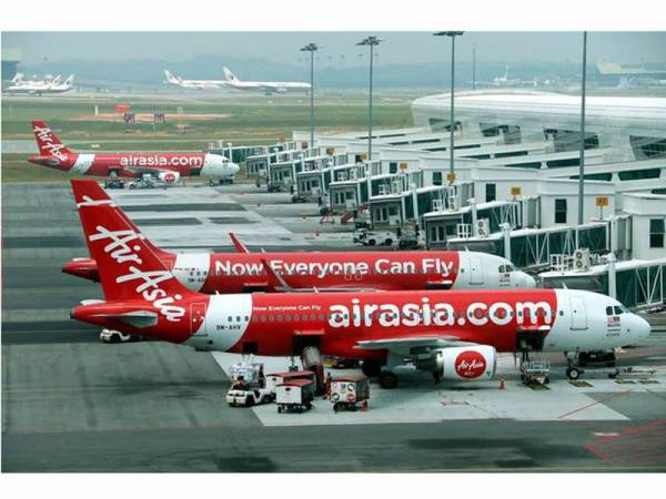 AirAsia turut melaksanakan dasar perjalanan baharu untuk penumpangnya berikutan pandemik Covid-19.