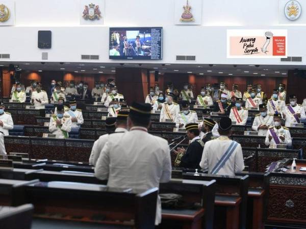 Istiadat Pembukaan Mesyuarat Penggal Ketiga Majlis Parlimen ke-14 di Bangunan Parlimen. -Foto Bernama