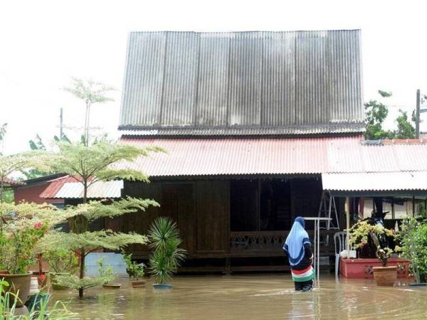 Jumlah mangsa yang terjejas akibat banjir di Perak terus meningkat kepada 54 orang daripada 14 keluarga.