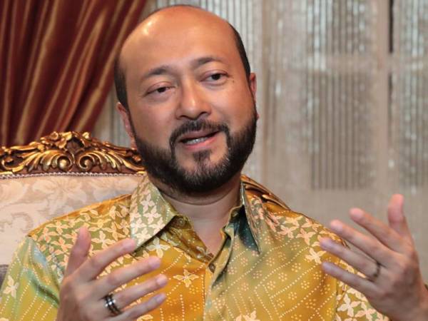 Mukhriz 