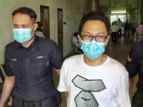 Kian Peng didakwa di Mahkamah Majistret Kuantan atas tuduhan membunuh Irwan Herman di Jalan Pintasan Kuantan berhampiran Petronas Bukit Rangin pada 25 Mei lalu.