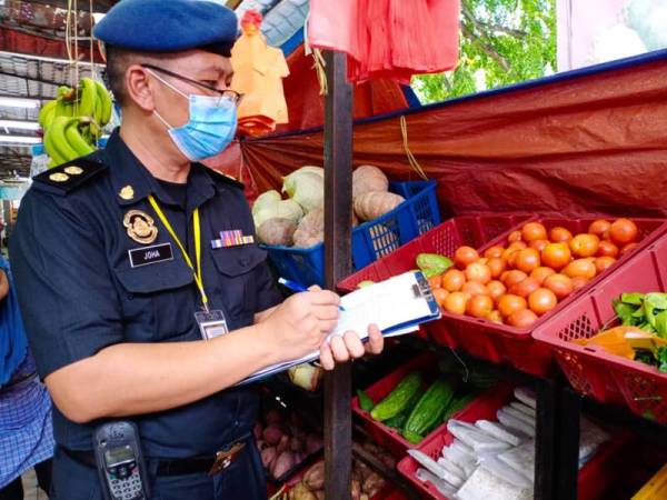 KPDNHEP Kuala Lumpur melakukan pemantauan dan pemeriksaan sepanjang tempoh PKPB bagi memastikan peniaga mematuhi peraturan yang ditetapkan.