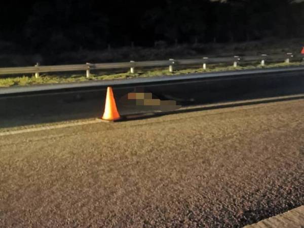 Seorang maut dalam kemalangan membabitkan tiga motosikal dan sebuah kereta di Kilometer 15.2 Lebuhraya LATAR malam tadi.