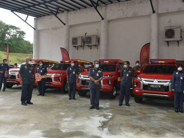 JBPM Johor menerima empat unit Fire Response Vehicle jenis Mitsubshi Trition bernilai RM185,000.