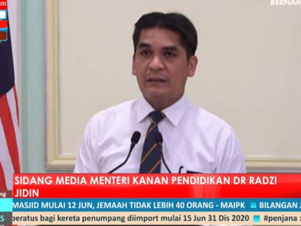 Sidang media Menteri Kanan Pendidikan sebentar tadi.