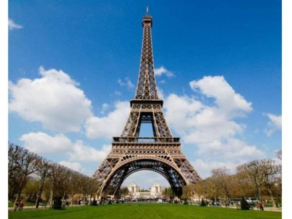 Menara Eiffel - Foto Sumber Internet