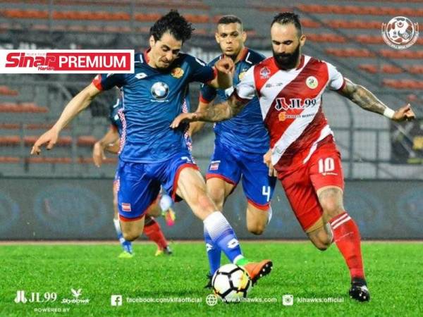 Alaeddine Bouslimi (kiri) antara bekas pemain import TRW sebelum ini. Foto: KL HAWKS/KLFA
Foto: KL HAWKS KLFA