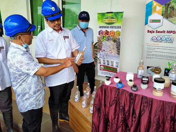 Ronald Kiandee melakukan Lawatan Kerja ke kilang pemprosesan baja, Malaysian NPK Fertilizer Sdn Bhd di Gurun, Kedah.