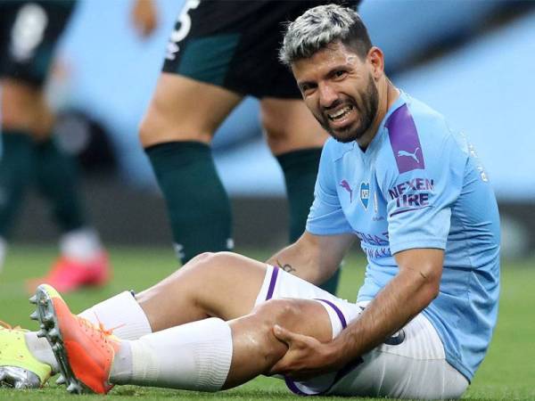 Aguero terpaksa dikeluarkan di penghujung babak pertama kerana masalah kecederaan lutut.