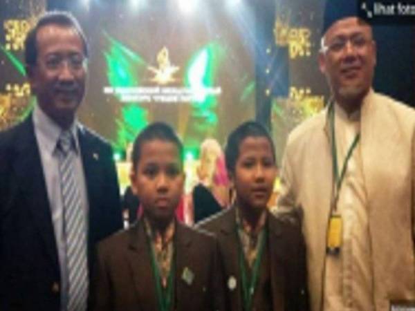 Ahmad dan Kamil diberikan gelar ‘Google al-Quran’ mampu menghafal terjemahan al-Quran dalam bahasa Inggeris dan Mandarin. - Foto Tribun News