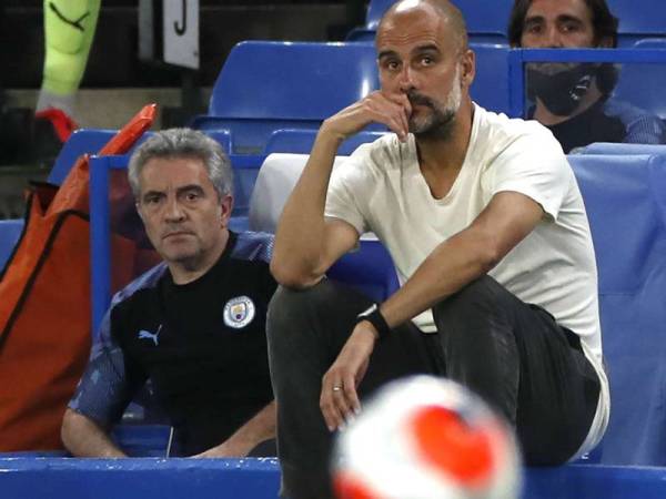 Guardiola termenung memikirkan masa depannya di Eitihad - Foto Gettyimages