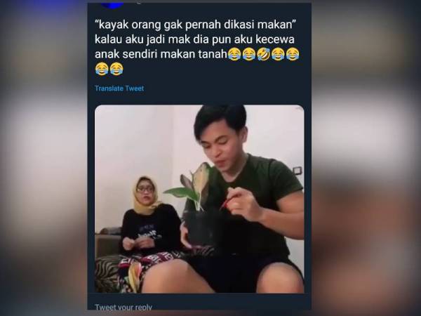 Paparan rakaman si ibu terkejut melihat anaknya makan 'tanah' yang tular di media sosial.