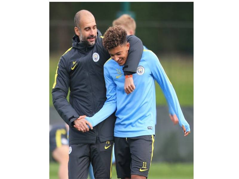 Guardiola (kiri) bersama Sancho suatu ketika dahulu. Foto : gettyimages