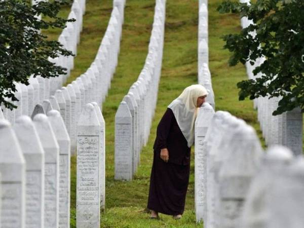 Hampir 100,000 penduduk terkorban dalam Perang Bosnia yang berlaku antara tahun 1992 hingga 1995. - Foto AFP