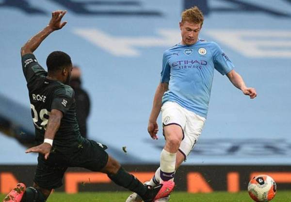 Bruyne (kanan) dijangka terus beraksi di Etihad. Foto: Gettyimages