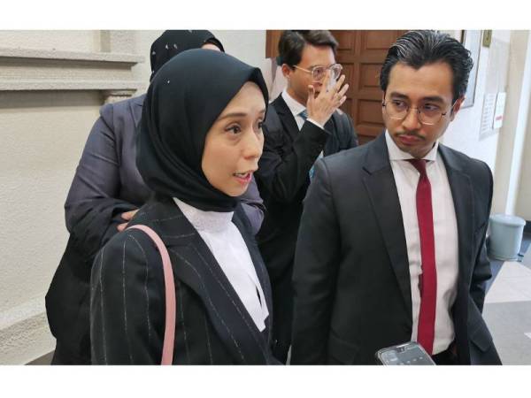 Mahkamah Tinggi Benar Zarina Fail Permohonan Amyza Ingkar Kehadiran