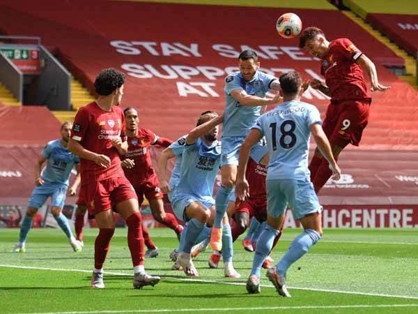 Aksi Liverpool dan Burnley di Anfield, semalam. - Foto Agensi