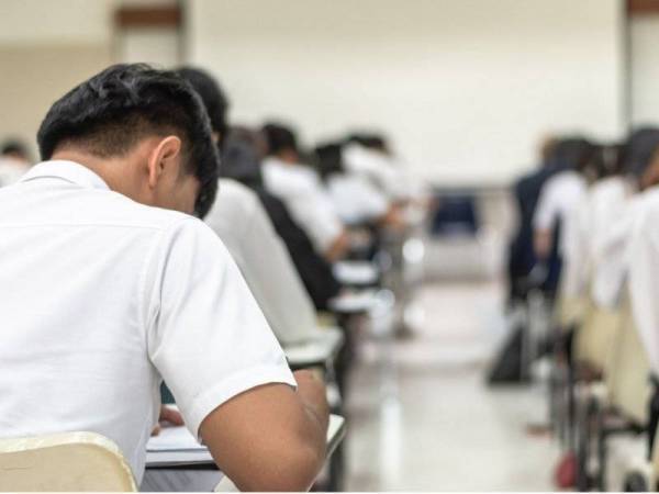 JPBN Sarawak memutuskan sesi persekolahan bagi sekolah-sekolah menengah di Kuching, Padawan dan Samarahan yang dijadualkan bermula esok, ditangguhkan sehingga 3 Ogos. Foto hiasan.