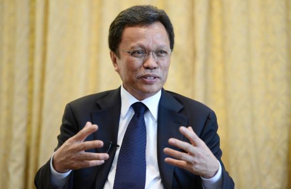 Mohd Shafie Apdal ketika ditemubual media tempatan dan antarabangsa di Rumah Sabah di Bukit Tunku, Kuala Lumpur.