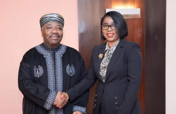 Presiden Gabon, Ali Bongo Ondimba (kiri) bersama Rose Christiane Ossouka Raponda. - Foto Sumber Internet