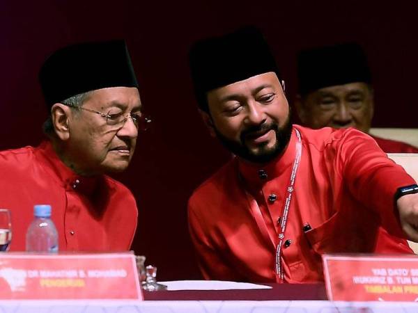 Dr Mahathir dan Mukhriz tidak layak bertanding kerana keahliannya sudah digugurkan.