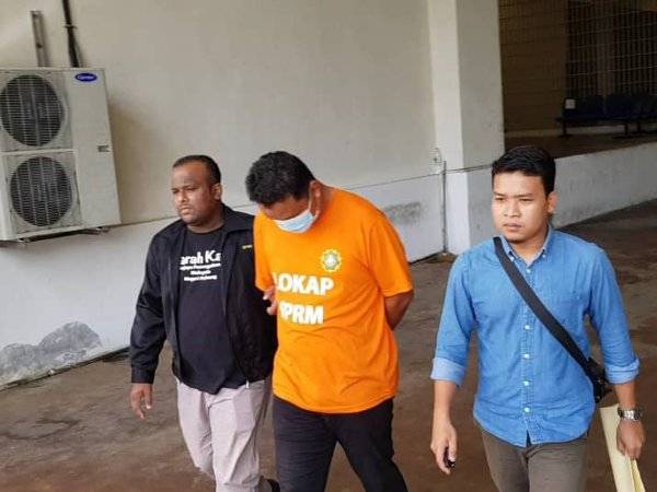 Seorang penolong jurutera Majlis Perbandaran Kuantan (MPK) berusia 37 tahun dibawa ke Mahkamah Majistret Kuantan hari ini untuk prosedur reman bagi membantu siasatan kes rasuah.