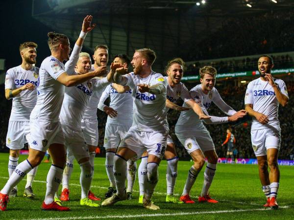 Leeds United mengakhiri penantian panjang selama 16 tahun apabila bakal kembali bersaing dalam kancah Liga Perdana Inggeris (EPL) musim depan.