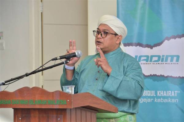 Nasrudin ketika berucap meminta kakitangannya memberi kerjasama erat untuk menjayakan misi dakwah YADIM. -Foto Ihsan AMIRA SYAMIMI AZMAN