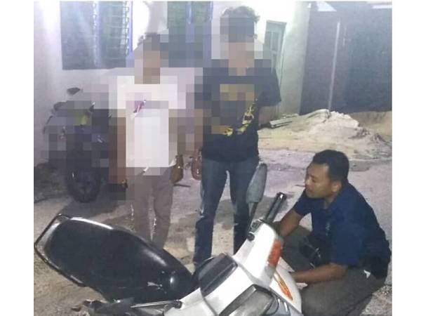 Dua remaja lelaki ditahan dalam Ops Samseng Jalanan di Kulim, di sini, semalam.