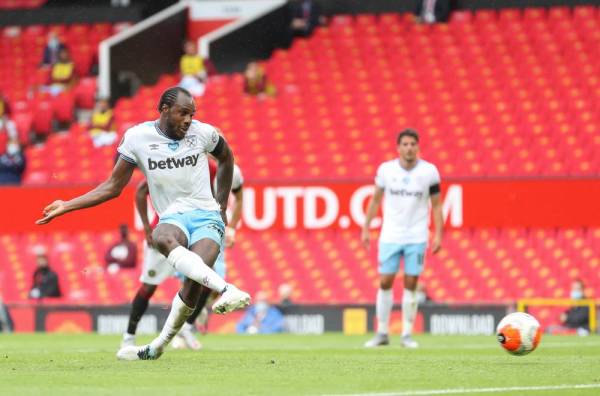 Antonio meledak gol menerusi sepakan penalti ketika menentang Manchester United di Old Trafford awal pagi kelmarin.
