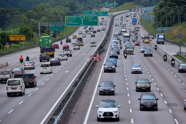 Orang ramai boleh pulang ke kampung masing-masing bagi menyambut Hari Raya Aidiladha susulan tiada sekatan perjalanan termasuk rentas negeri.