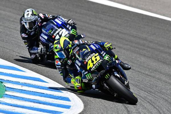 Rossi sedang beraksi.