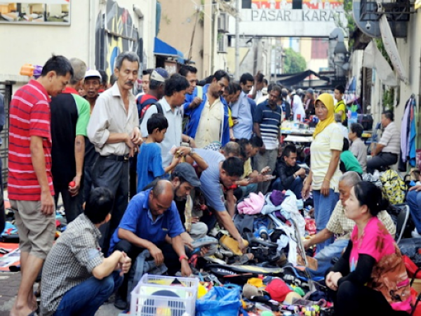 Kementerian Dalam Negeri (KDN) merekodkan lebih 1.54 juta pekerja asing di negara ini memegang Pas Lawatan Kerja Sementara (PLKS) setakat ini. Foto fail Bernama. 