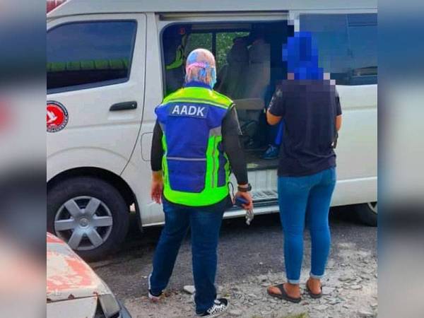 Ibu tunggal anak lima termasuk dua bayi kembar tujuh bulan ditahan positif dadah.