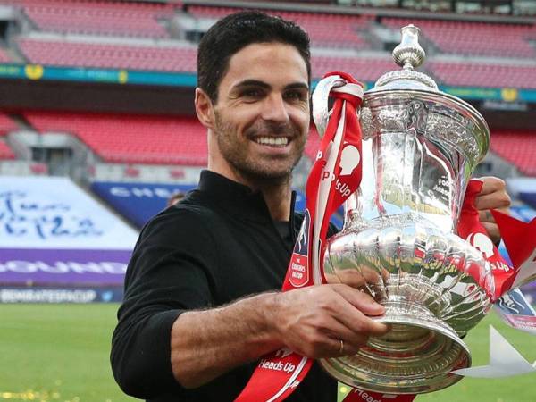 Arteta membantu Arsenal menjuarai Piala FA musim ini.