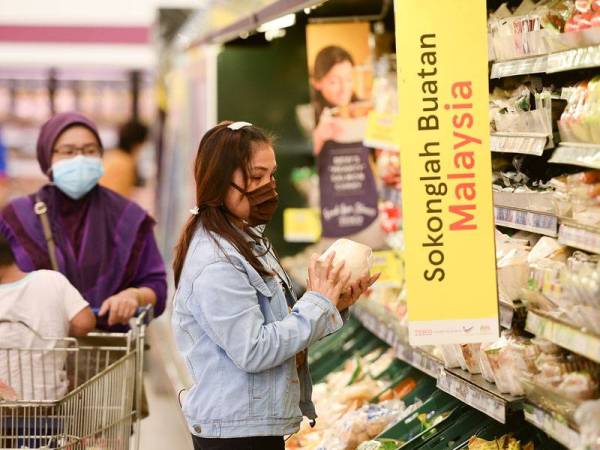 Pasar raya Tesco terus unggul membantu mengetengahkan produk-produk PKS bagi membantu ekonomi tempatan.