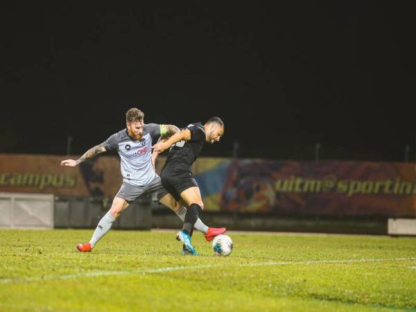 Aksi Selangor menentang Terengganu FC yang menyaksikan Gergasi Merah menang 2-0 di Shah Alam. - Foto Selangor FA