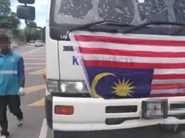 Pemasangan bendera terbalik seperti tular di media sosial hari ini.