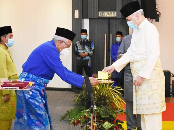 Sultan Perak Terima Serahan Zakat Perniagaan Lebih Rm25 8 Juta