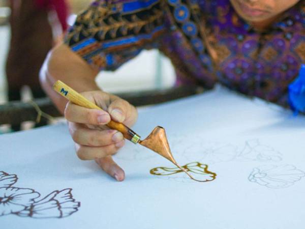 Batik dan perjalanan kreatif Malaysia - Sinar Premium