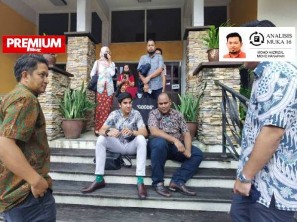 Syed Saddiq berbual bersama anak muda yang hadir selepas tamat pertemuan Rundingan Muda Malaysia di Kelab Sultan Sulaiman, Kampung Baru, Kuala Lumpur semalam.