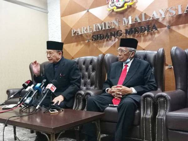 Tiada Sebab Untuk Lepas Jawatan Dalam Parti Rais Yatim