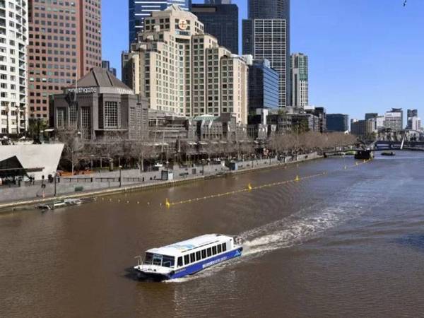 Gambar fail menunjukkan bandar raya Melbourne iaitu tempat terletaknya Mahkamah Agung Victoria yang membicarakan kes seorang jutawan mengupah seorang pembunuh upahan untuk membunuh isterinya. - Foto AFP